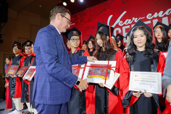 Học sinh lớp 12 đoạt học bổng hơn 52 tỉ đồng, VAS chắp cánh những giấc mơ du học - Ảnh 3. Học sinh lớp 12 đoạt học bổng hơn 52 tỉ đồng, VAS chắp cánh những giấc mơ du học - Ảnh 3.