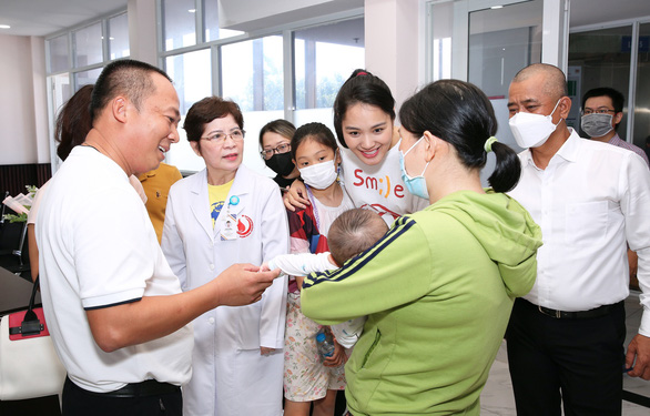 AVAKids góp 5 tỉ đồng phẫu thuật nụ cười cho trẻ em Việt - Ảnh 4.