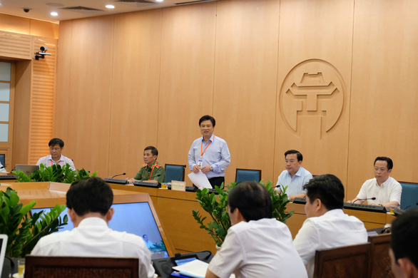 Thứ trưởng Nguyễn Hữu Độ kiểm tra công tác tổ chức kỳ thi tốt nghiệp THPT tại Hà Nội - Ảnh 5.