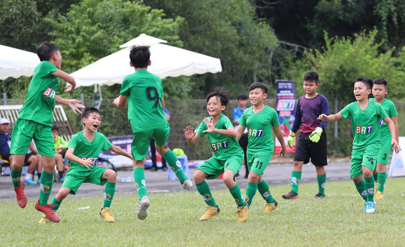 Phát hiện nhiều tài năng bóng đá trẻ qua Cúp Truyền hình BRT - Ảnh 1.