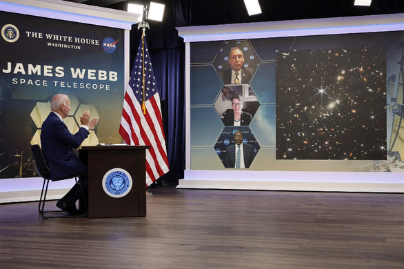 Tổng thống Biden công bố bức ảnh sâu nhất về vũ trụ của kính Webb - Ảnh 1.