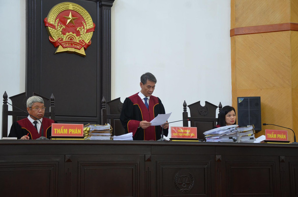 Nộp 85 bằng khen, ông Nguyễn Đức Chung được giảm 1 năm tù vụ Nhật Cường - Ảnh 3.