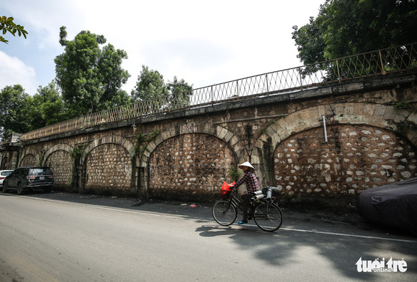 Hà Nội cho phép xe chạy 2 chiều trên phố Quang Trung và Phùng Hưng - Ảnh 1.