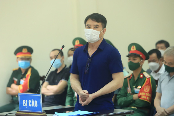 Cựu thiếu tướng cảnh sát biển Lê Văn Minh xin tòa giảm nhẹ hình phạt để ra tù sớm chăm mẹ già - Ảnh 2.