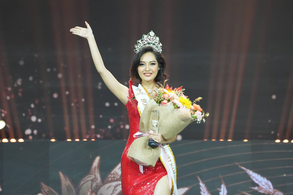 Nông Thúy Hằng - cô gái dân tộc Tày - đoạt vương miện Hoa hậu các dân tộc Việt Nam 2022 - Ảnh 1.