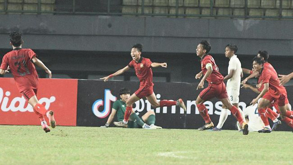 HLV tuyển U19 Lào: Chúng tôi chưa phải là thế lực mới ở Đông Nam Á - Ảnh 1.