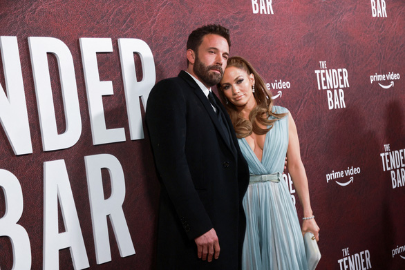 Sau 20 năm, cuối cùng Jennifer Lopez đã cưới diễn viên Ben Affleck - Ảnh 1.