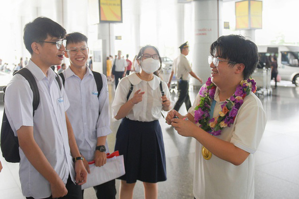 Thí sinh đạt điểm tuyệt đối Olympic toán quốc tế: Tiếp tục theo đuổi toán học - Ảnh 1.