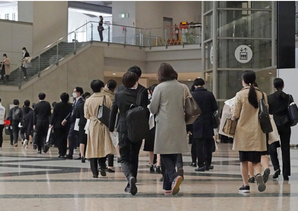 Hơn 80% sinh viên Nhật Bản sắp tốt nghiệp đã được mời làm việc - Ảnh 1.
