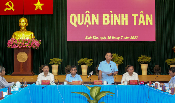 Bí thư Nguyễn Văn Nên kiểm tra phòng sốt xuất huyết tại quận Bình Tân - Ảnh 3.