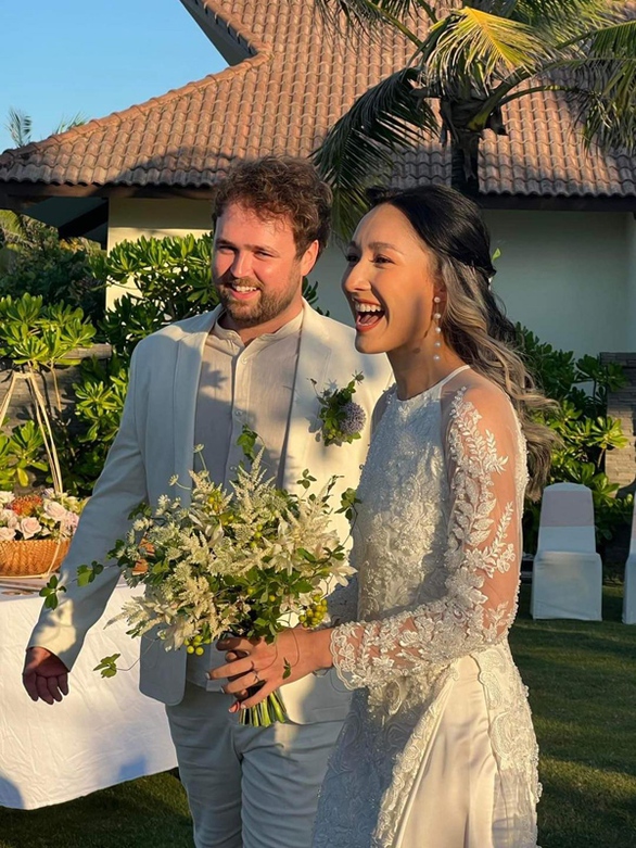 Con gái Mỹ Linh – Anh Quân đẹp rạng rỡ trong tiệc cưới ở Hội An - Ảnh 8. Con gái Mỹ Linh – Anh Quân đẹp rạng rỡ trong tiệc cưới ở Hội An - Ảnh 8.