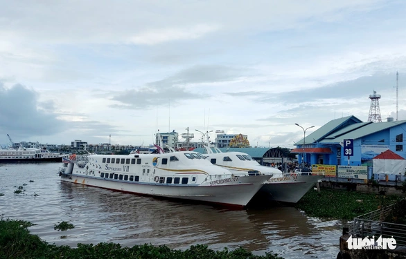 Tàu cao tốc đi Phú Quốc tạm thời ngưng chạy do thời tiết xấu - Ảnh 1. Tàu cao tốc đi Phú Quốc tạm thời ngưng chạy do thời tiết xấu - Ảnh 1.