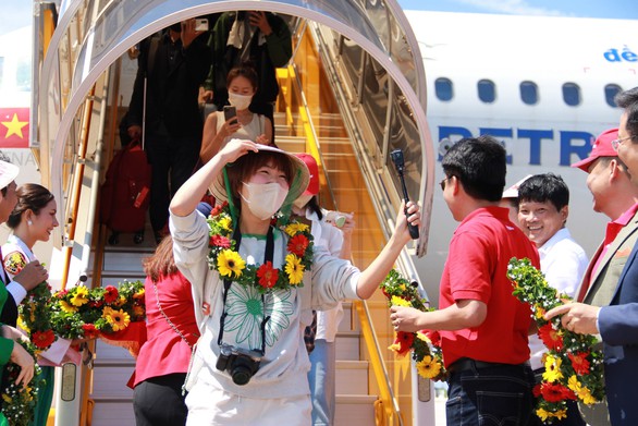 Khánh Hòa khôi phục hàng loạt chuyến bay quốc tế - Ảnh 1. Khánh Hòa khôi phục hàng loạt chuyến bay quốc tế - Ảnh 1.