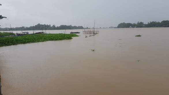 Nước đổ về nhiều, dân đầu nguồn sông Tiền, sông Hậu phấn khởi chuẩn bị đánh bắt cá - Ảnh 4.