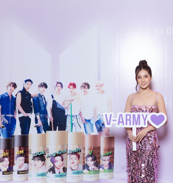 Ơ kìa, BTS đến Việt Nam bán cà phê thiệt hả?! - Ảnh 2. Ơ kìa, BTS đến Việt Nam bán cà phê thiệt hả?! - Ảnh 2.