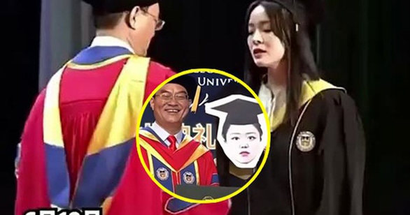 Nữ sinh nhảy cực sung khi nhận bằng tốt nghiệp - Ảnh 2. Nữ sinh nhảy cực sung khi nhận bằng tốt nghiệp - Ảnh 2.