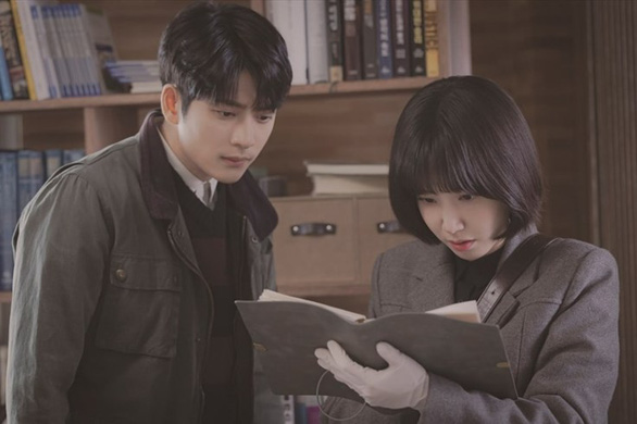 Phim hot Nữ luật sư kỳ lạ Woo Young Woo được phát lại 13 lần/ngày - Ảnh 3.