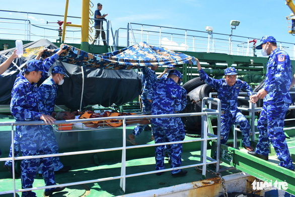 Ngư dân vụ chìm tàu cá Bình Thuận mong tìm thấy xác các thuyền viên bị thả trôi
