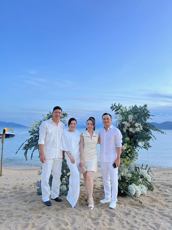 Ảnh vui sao Việt 24/7: Hai con gái nhà Quyền Linh xinh như hot girl - Ảnh 2. Ảnh vui sao Việt 24/7: Hai con gái nhà Quyền Linh xinh như hot girl - Ảnh 2.