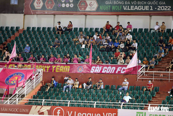 Hòa 2-2, Sài Gòn và Nam Định níu nhau ở cuối bảng - Ảnh 1.