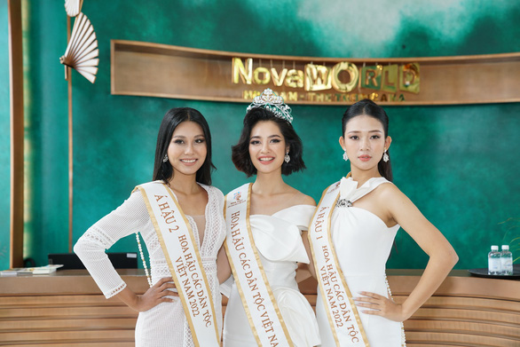 Top 3 Hoa hậu các dân tộc 2022 mê đắm NovaWorld Ho Tram - Ảnh 1.