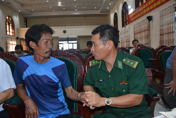 Kết thúc tìm kiếm cứu nạn vụ chìm tàu cá ở Bình Thuận - Ảnh 1.
