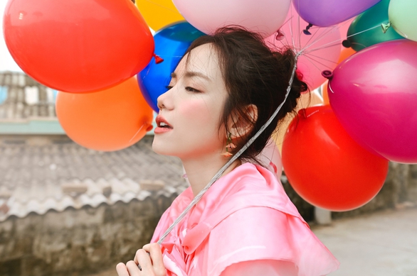 Ngoài thay nhiều quần áo, Thích thích của Phương Ly có gì để thích nữa không? - Ảnh 13. Ngoài thay nhiều quần áo, Thích thích của Phương Ly có gì để thích nữa không? - Ảnh 13.