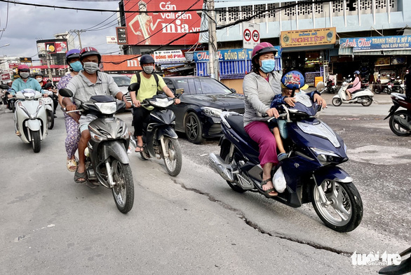 Chủ đầu tư nói gì khi đường Võ Văn Ngân liên tục bị hư hỏng? - Ảnh 1.