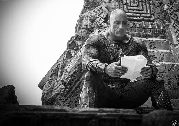 Tạo hình phản anh hùng nhuốm màu thần thoại của The Rock - Ảnh 5. Tạo hình phản anh hùng nhuốm màu thần thoại của The Rock - Ảnh 5.
