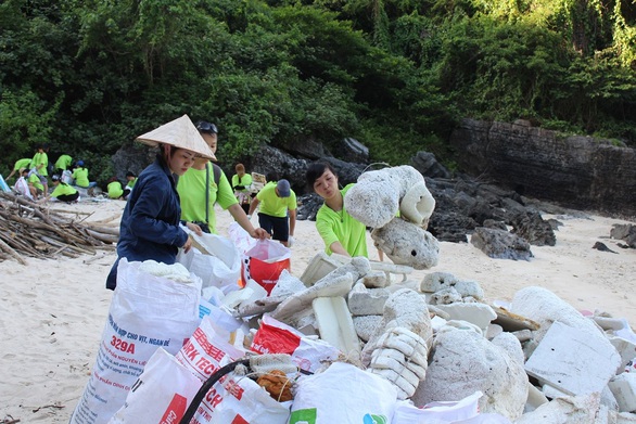 World Bank đề xuất tính phí cốc càphê nhựa, cấm ống hút nhựa - Ảnh 1. World Bank đề xuất tính phí cốc càphê nhựa, cấm ống hút nhựa - Ảnh 1.