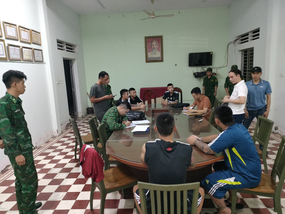 Bắt 5 thanh niên nổ súng ở Thanh Hóa rồi trốn sang Campuchia - Ảnh 2.