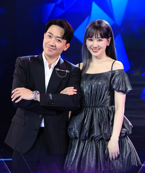 Hari Won cùng Trấn Thành ‘củng cố tình cảm’ trên sóng truyền hình - Ảnh 2. Hari Won cùng Trấn Thành ‘củng cố tình cảm’ trên sóng truyền hình - Ảnh 2.