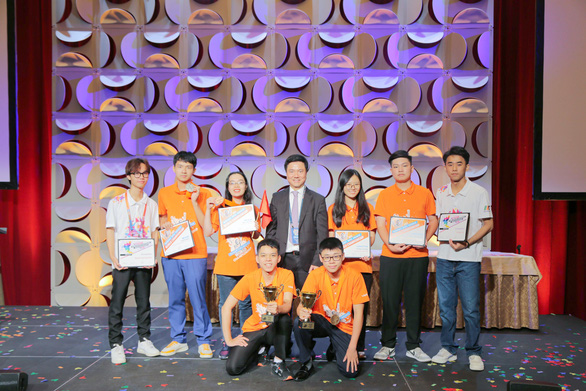 Winning 4 medals, the Vietnamese team rose to the top 1 of the World Office Informatics Championship - Photo 1.