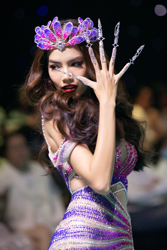 Muốn ngất với bộ cựa của top 3 Hoa hậu hoàn vũ Việt Nam 2022! - Ảnh 10.