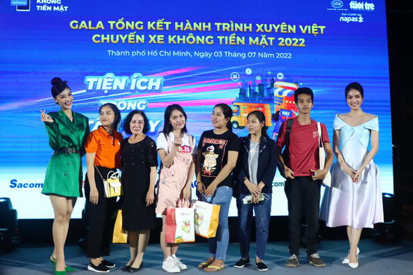 Lương Thùy Linh, Phương Anh, Lona xuất hiện tại Gala chuyến xe Không tiền mặt - Ảnh 6.