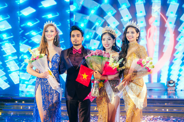 Nữ sinh 16 tuổi lộng lẫy đội vương miện Miss Teen International 2022 - Ảnh 5.