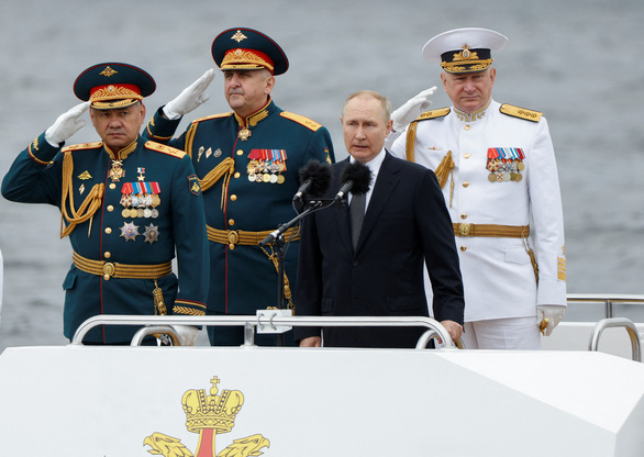 Ông Putin ký học thuyết hải quân mới, xem Mỹ là đối thủ chính - Ảnh 2.
