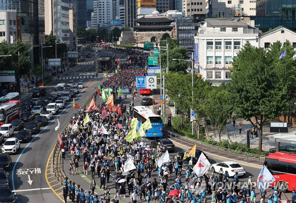 The largest wage increase protest in South Korea in the past 7 years - Photo 1.