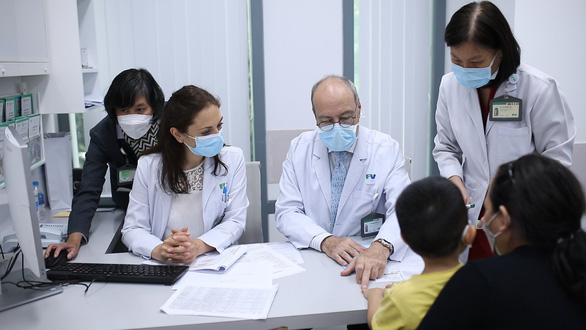Điều kiện nào để các chuyên gia phẫu thuật quốc tế đến Việt Nam? - Ảnh 1.