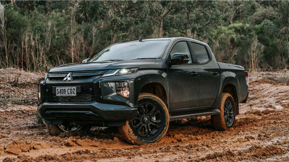 Mitsubishi Triton đời mới lộ diện với đầu xe như Outlander - Ảnh 1.