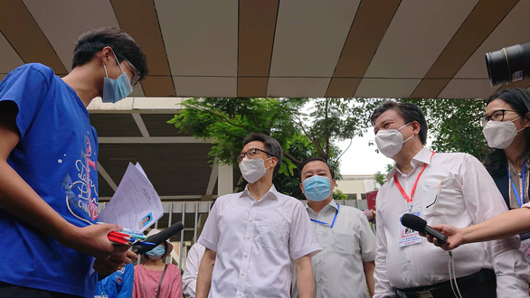 Thi tốt nghiệp THPT 2022: Thí sinh nói đề văn ra Chiếc thuyền ngoài xa - Ảnh 3.