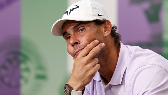 Nadal bỏ trận bán kết Wimbledon vì chấn thương - Ảnh 1.