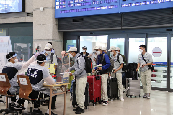 Hàn Quốc sẽ tuyển khoảng 7.400 lao động thời vụ nước ngoài trong nửa cuối năm nay - Ảnh 1.