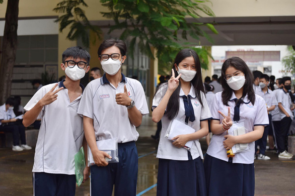 Sáng nay 8-7, thí sinh thi bài thi khoa học tự nhiên, khoa học xã hội - Ảnh 1.