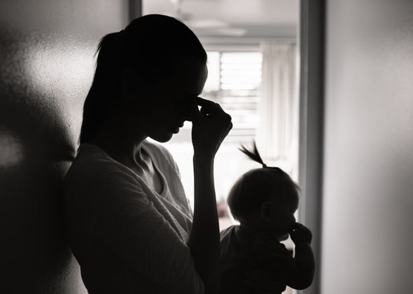Phụ nữ bị trầm cảm sau sinh: 50% không được chẩn đoán - Ảnh 1.