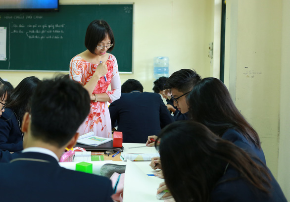 Trường THPT đầu tiên ở Hà Nội công bố điểm chuẩn vào lớp 10 - Ảnh 1.