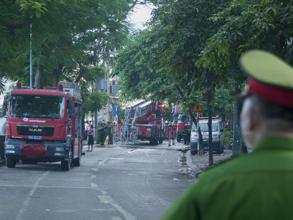 3 cảnh sát phòng cháy chữa cháy hy sinh khi chữa cháy quán karaoke 5 tầng ở Hà Nội - Ảnh 4.