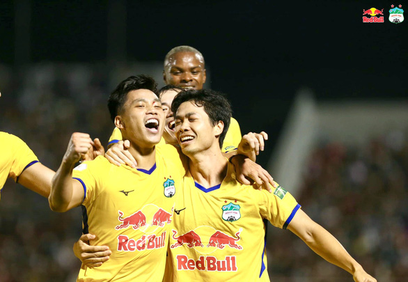 “Cháy” vé trận Hà Nội - Hoàng Anh Gia Lai tại vòng 12 V-League - Ảnh 1.