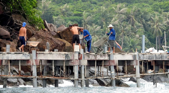 Khu bảo tồn biển Phú Quốc: Tràn lan công trình trái phép - Ảnh 1.