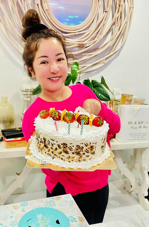 Ảnh vui sao Việt 11-8: Lê Dương Bảo Lâm hú hồn khi Cris Phan hôn - Ảnh 10. Ảnh vui sao Việt 11-8: Lê Dương Bảo Lâm hú hồn khi Cris Phan hôn - Ảnh 10.